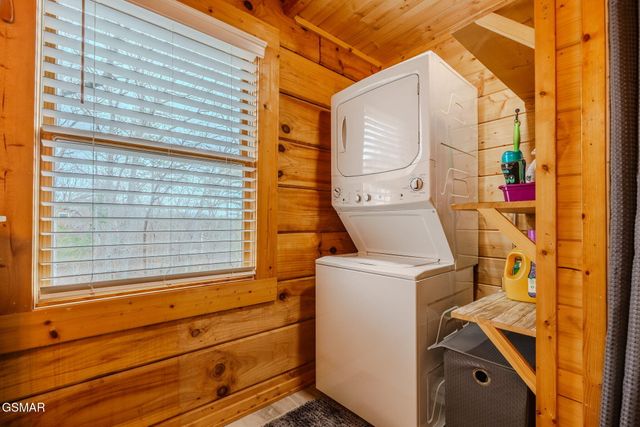 839 W Gold Dust, Pigeon Forge, TN 37863