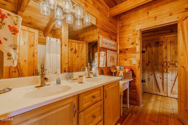 839 W Gold Dust, Pigeon Forge, TN 37863