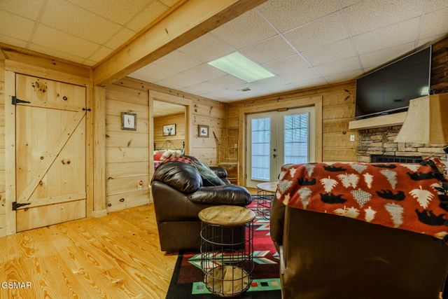 839 W Gold Dust, Pigeon Forge, TN 37863