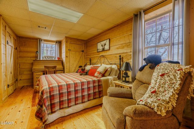 839 W Gold Dust, Pigeon Forge, TN 37863