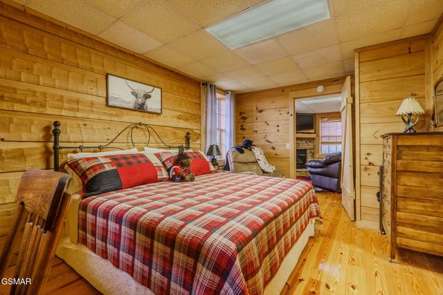 839 W Gold Dust, Pigeon Forge, TN 37863