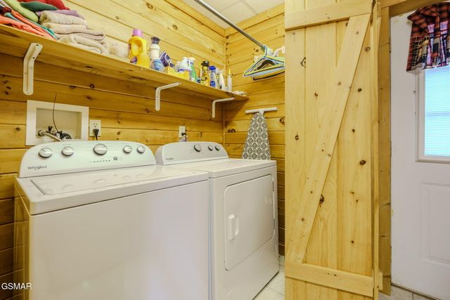 839 W Gold Dust, Pigeon Forge, TN 37863