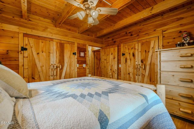 839 W Gold Dust, Pigeon Forge, TN 37863