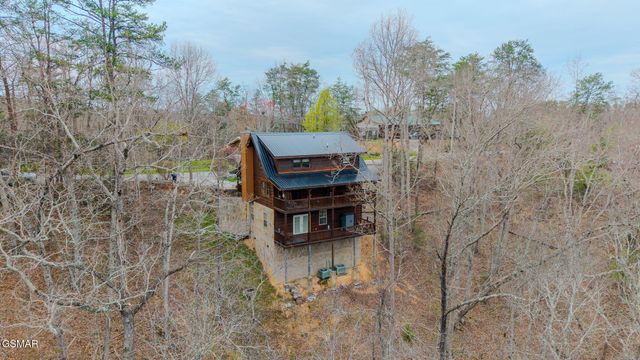839 W Gold Dust, Pigeon Forge, TN 37863