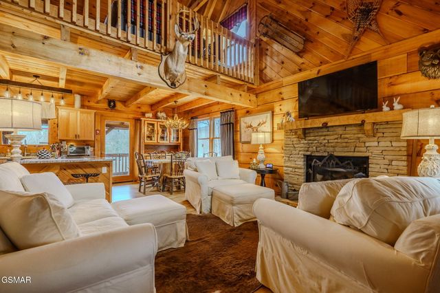 839 W Gold Dust, Pigeon Forge, TN 37863