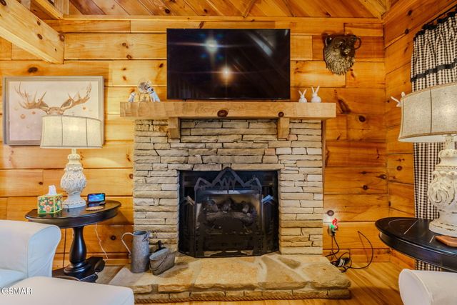 839 W Gold Dust, Pigeon Forge, TN 37863