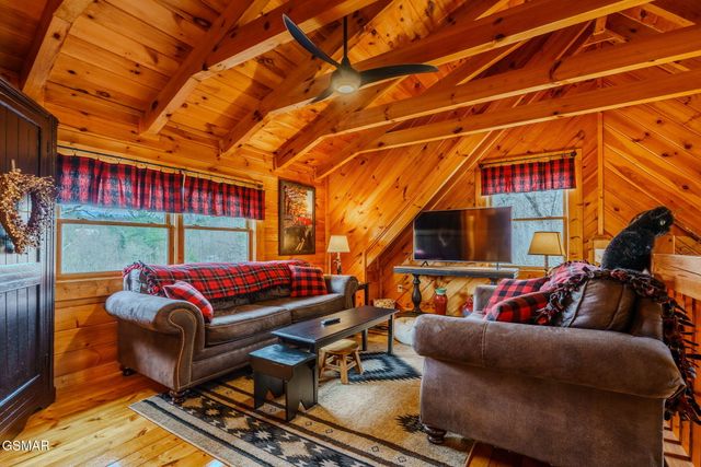 839 W Gold Dust, Pigeon Forge, TN 37863