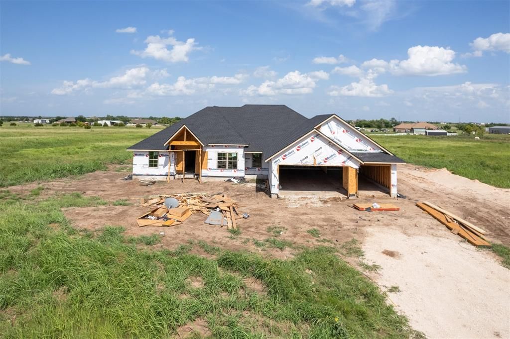 30185 Cashion Acres Road, Cashion, OK 73016