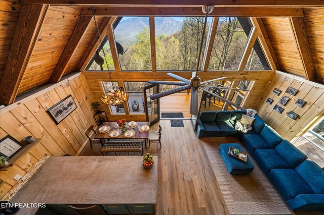 1427 Nordic Drive, Gatlinburg, TN 37738