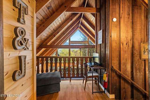 1427 Nordic Drive, Gatlinburg, TN 37738