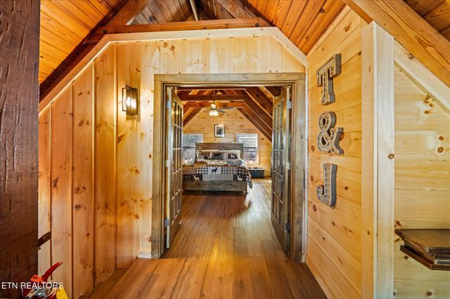 1427 Nordic Drive, Gatlinburg, TN 37738