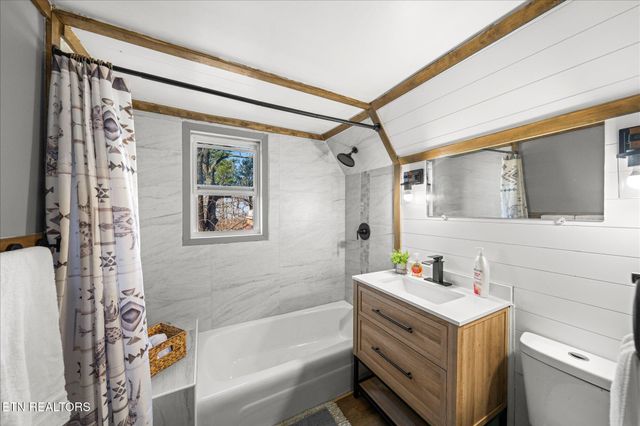 1427 Nordic Drive, Gatlinburg, TN 37738