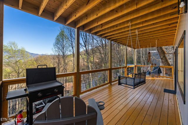 1427 Nordic Drive, Gatlinburg, TN 37738