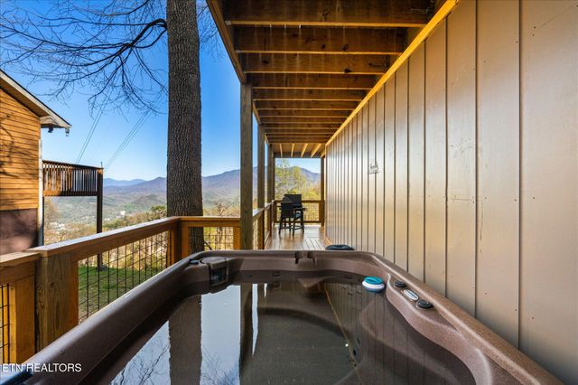 1427 Nordic Drive, Gatlinburg, TN 37738