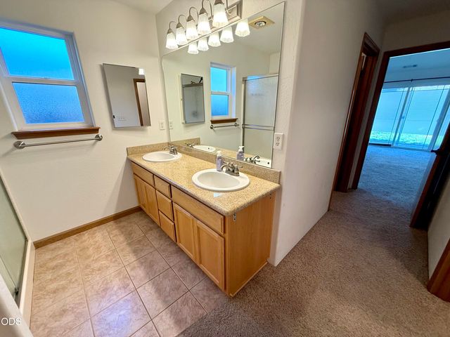 918 Win Way, Eagle Point, OR 97524