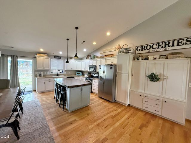 918 Win Way, Eagle Point, OR 97524