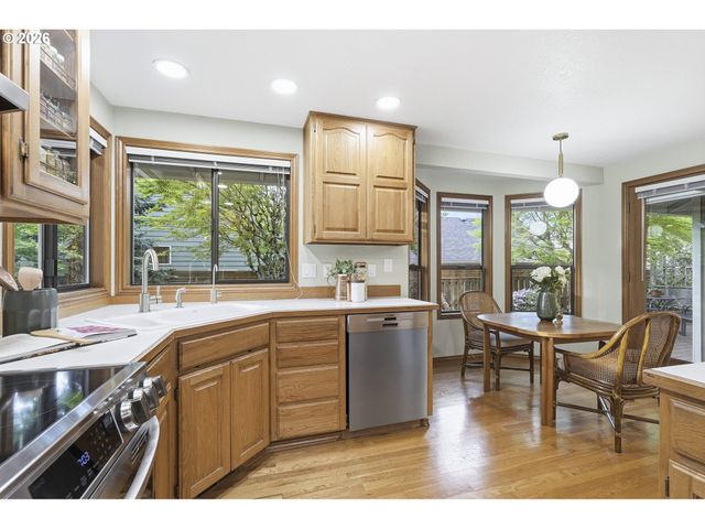 13821 Sw ASHBURY Ln, Portland, OR 97223