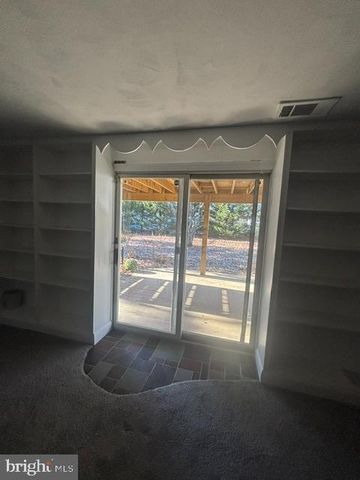 7997 NOLCREST RD, Glen Burnie, MD 21061