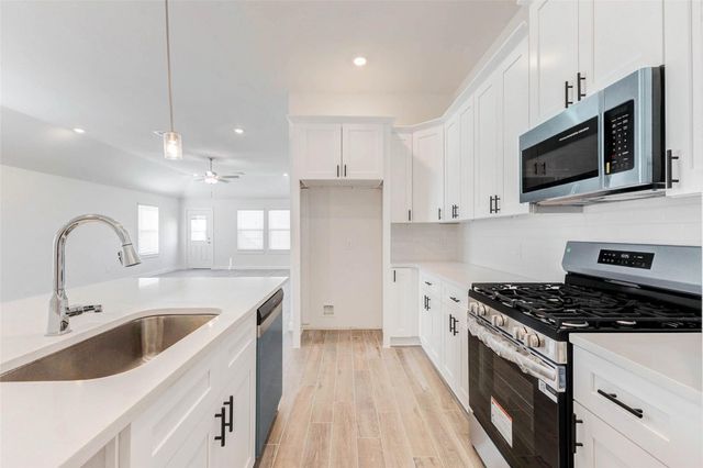 13214 Hayden Peak, Iowa Colony, TX 77583