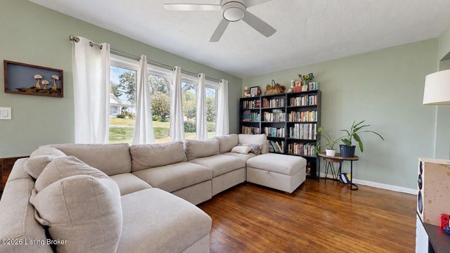2300 Parkwood Rd, Louisville, KY 40214