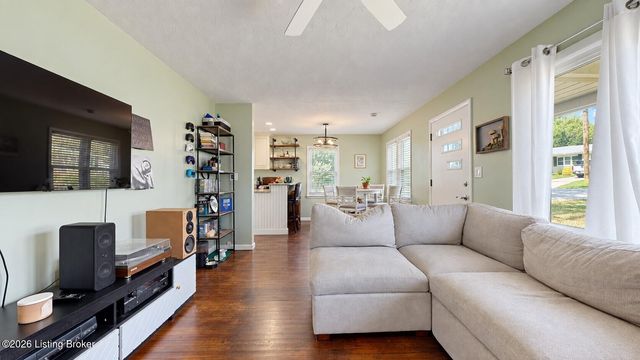 2300 Parkwood Rd, Louisville, KY 40214