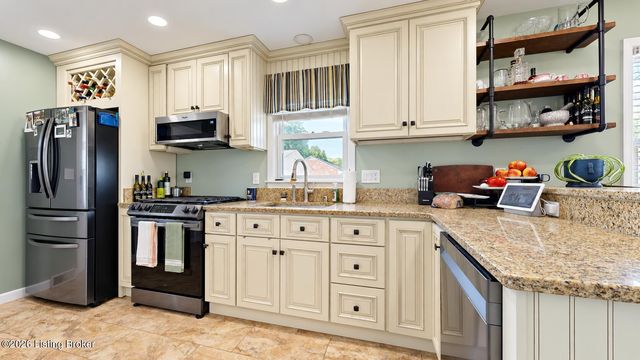 2300 Parkwood Rd, Louisville, KY 40214