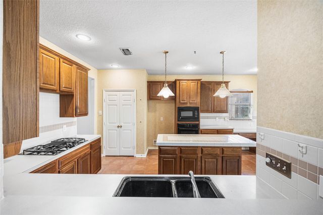 15207 Flameleaf Gardens Court, Cypress, TX 77433