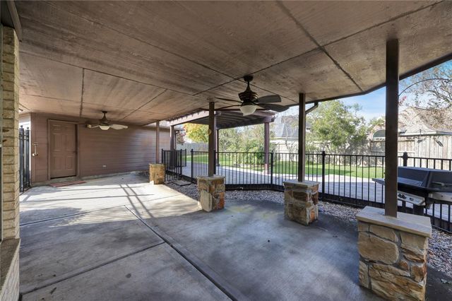 15207 Flameleaf Gardens Court, Cypress, TX 77433