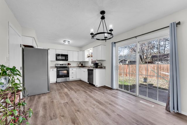 1651 W Lindberg Street, Springfield, MO 65807