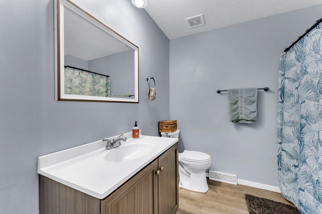 1651 W Lindberg Street, Springfield, MO 65807