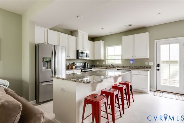16524 Thornapple Aly, Moseley, VA 23120