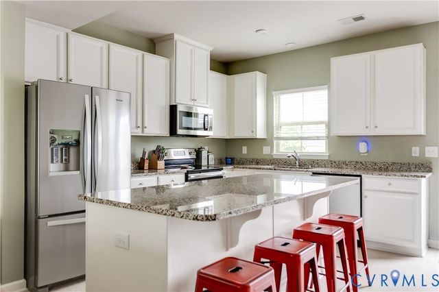 16524 Thornapple Aly, Moseley, VA 23120