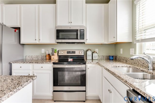 16524 Thornapple Aly, Moseley, VA 23120