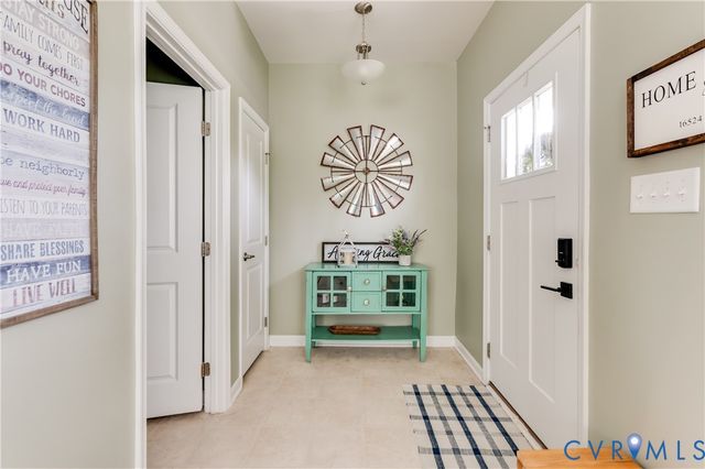 16524 Thornapple Aly, Moseley, VA 23120