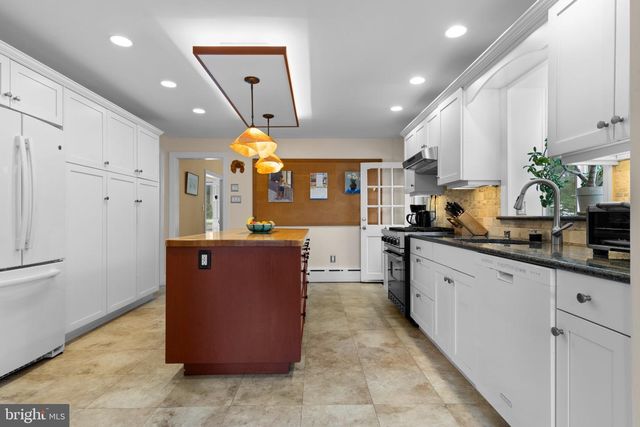 609 PARK LN, Wyncote, PA 19095