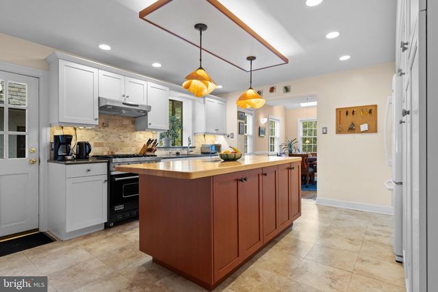 609 PARK LN, Wyncote, PA 19095