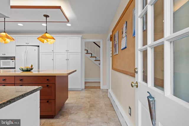 609 PARK LN, Wyncote, PA 19095