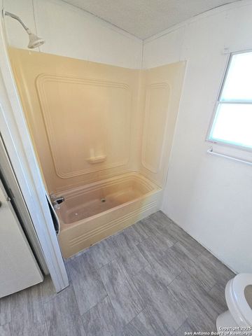 4124 Farmview, Converse, TX 78109