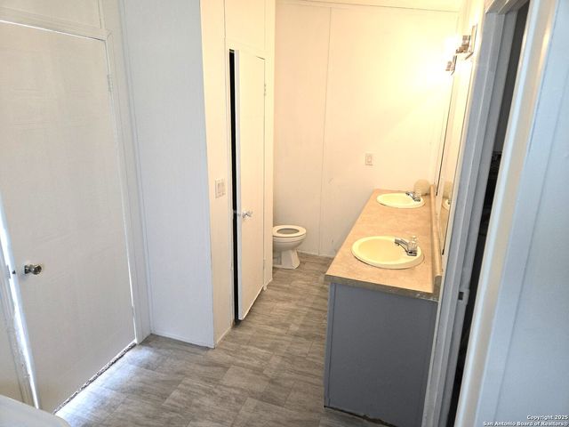 4124 Farmview, Converse, TX 78109