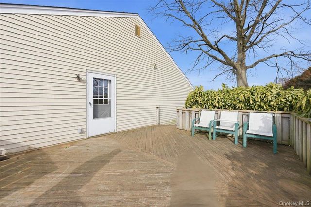 2 McLeod Street, Massapequa Park, NY 11762