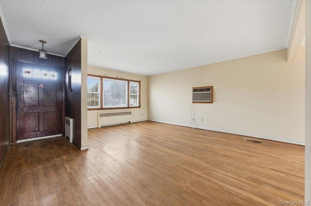 2 McLeod Street, Massapequa Park, NY 11762 — photo 4