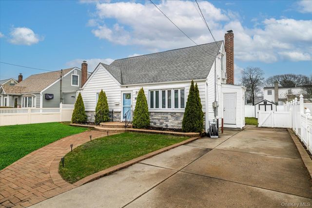 3357 4th Street, Oceanside, NY 11572