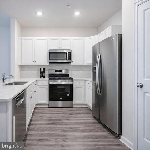 340 MAZZEO DR, Glassboro, NJ 08028