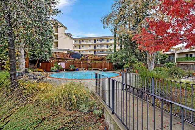 1470 Creekside Dr 34, Walnut Creek, CA 94596