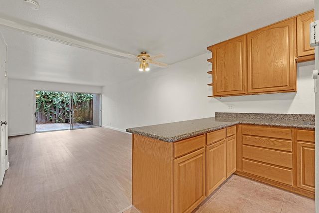 1470 Creekside Dr 34, Walnut Creek, CA 94596