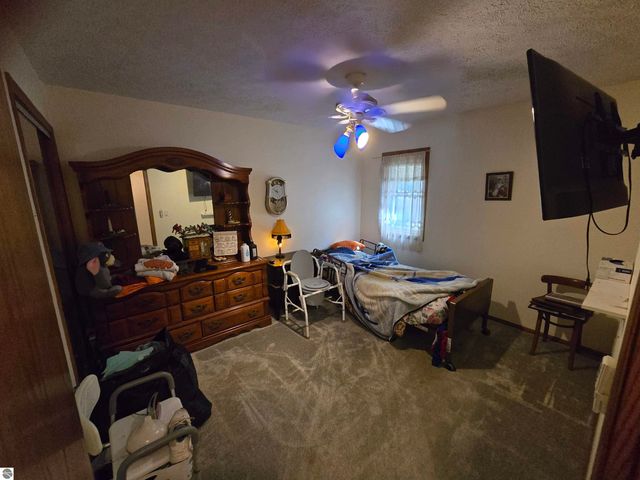 159 Aspenwood Drive, Prudenville, MI 48651