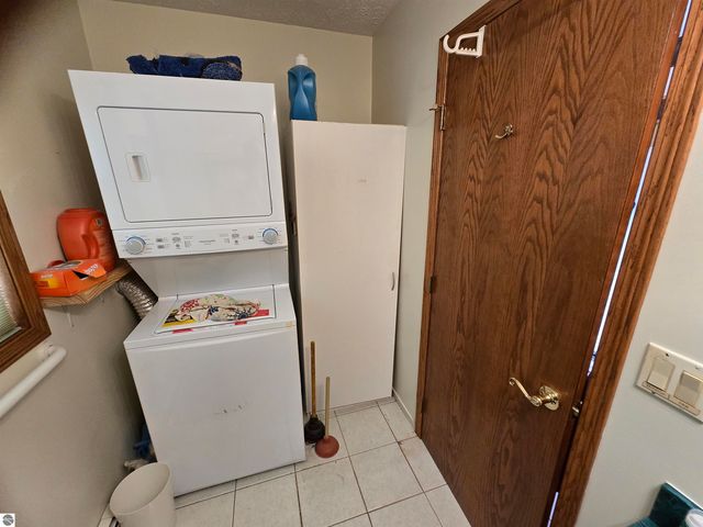 159 Aspenwood Drive, Prudenville, MI 48651