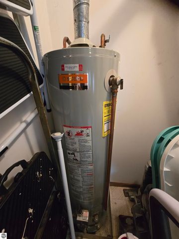 159 Aspenwood Drive, Prudenville, MI 48651