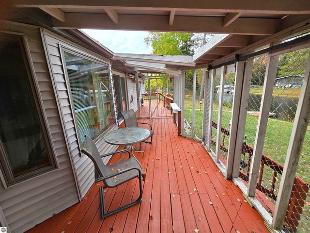 159 Aspenwood Drive, Prudenville, MI 48651