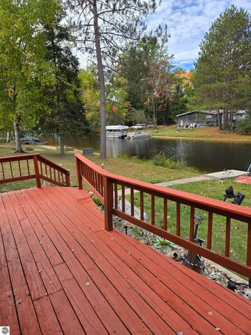 159 Aspenwood Drive, Prudenville, MI 48651